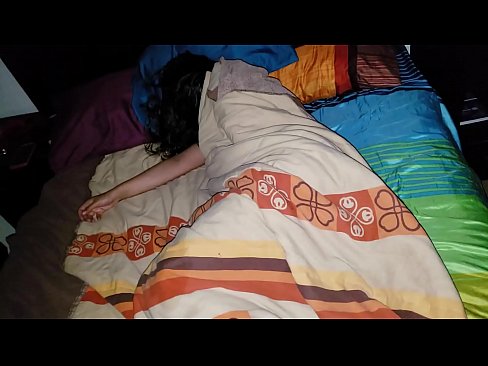 ❤️ Njërku qorton njerkën e tij të re ndërsa ajo fle. ❤ Pornografi anale në sq.nicepornphotos.ru ❌❤